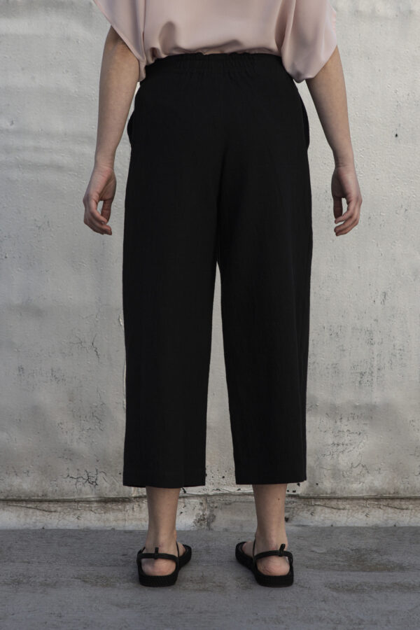 Pantalone asimmetrico con pannello - immagine 7