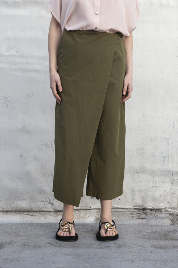 Pantalone asimmetrico con pannello - immagine 5